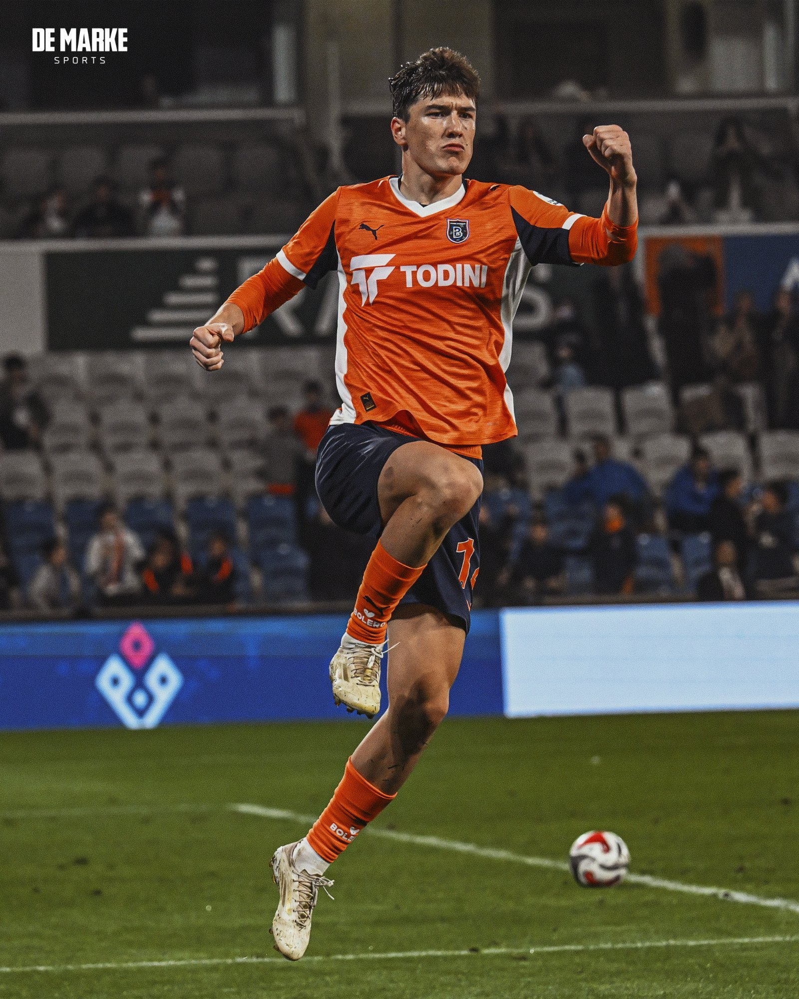 20场14球4助攻，30岁的乌兹别克斯坦前锋肖穆罗多夫在土超迎来大爆发，这是他当