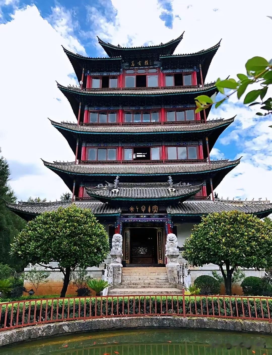养气血的8个好习惯：1、每天喝一杯温水。2、每天吃一把红枣。3、每天拉伸身