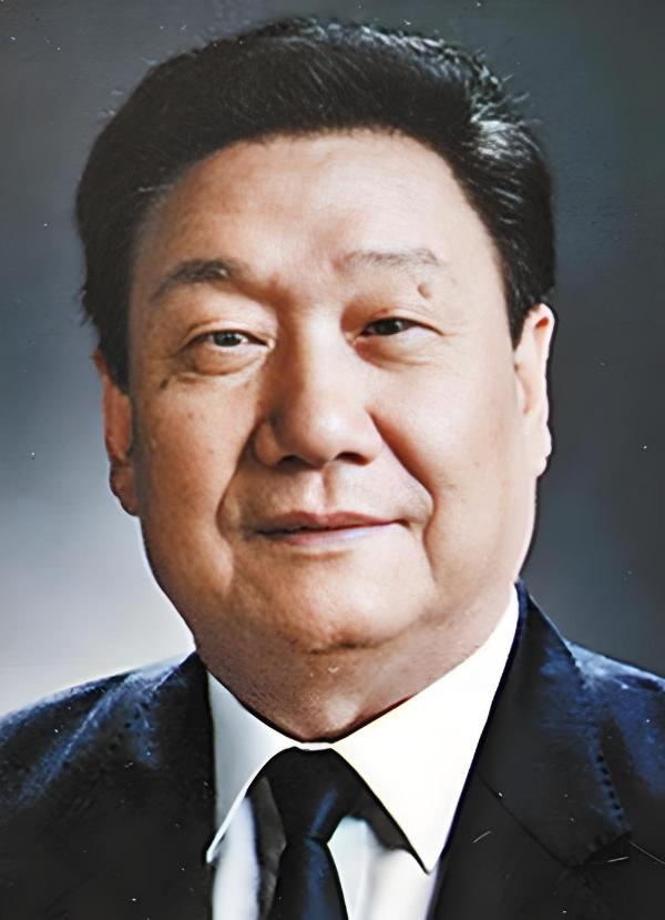 在河南政坛的记忆里，有一位低调务实的老领导，多年来始终被百姓念念不忘。他就是曾任