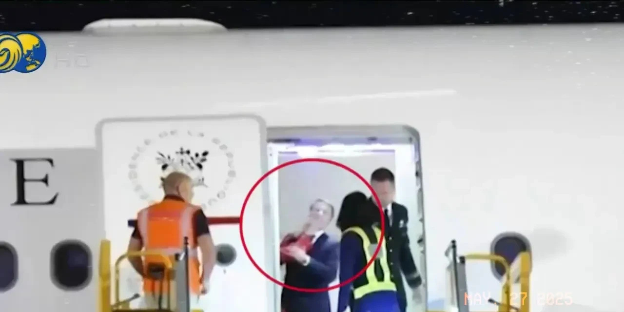 马克龙被老婆打了一巴掌我简直不敢相信自己的眼睛！马克龙竟