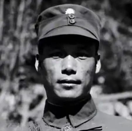 10万人，说起义就起义了。1949年12月23日，国民党第七兵团司令裴昌会在四川