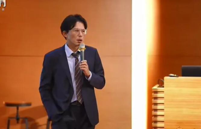 黄国昌：赖清德辞职与立委全部重选！12月17日，民众党主席黄国昌在大学演讲，针对