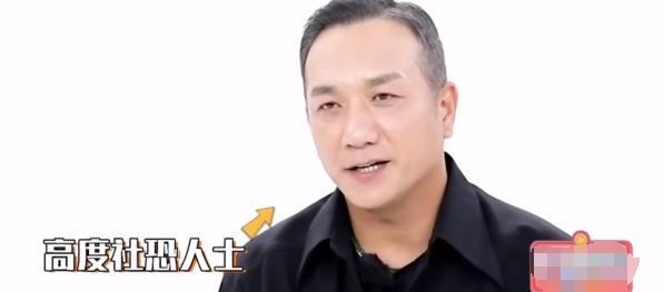 黄觉很无奈：有过很多次机会想找我演话剧，我毫不犹豫全都就拒绝了。可拒绝之后，我就