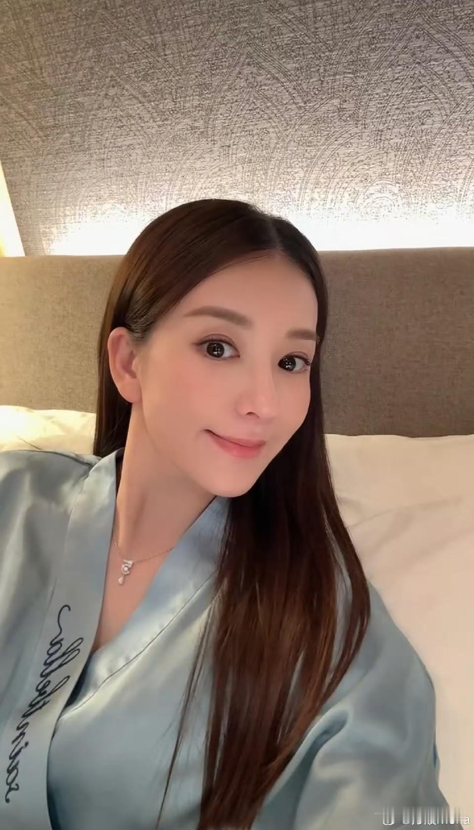 郭富城方媛，连夜冲上热搜。11月26日，38岁的方媛，冲上热搜，刚出月子的她