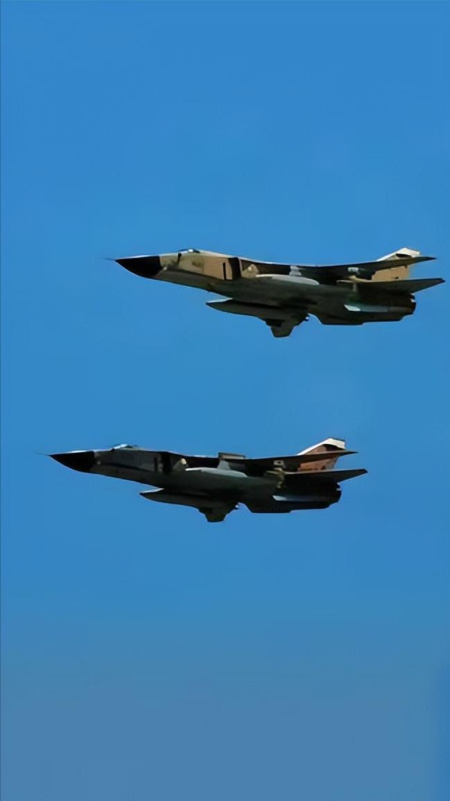 以色列空军这次是真动手了，直接奔着德黑兰去，炸得那叫一个狠，防空警报响彻全城。但