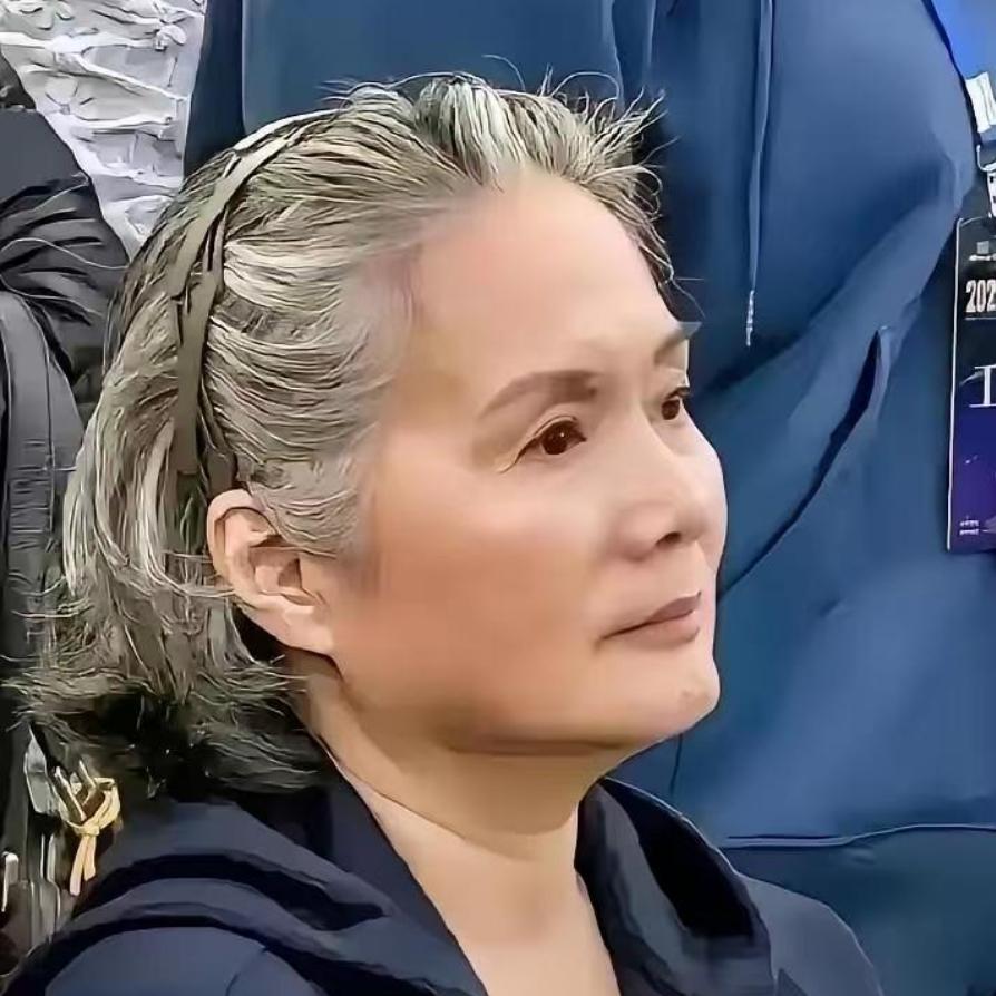 身价上亿住上海老洋房，却为三毛钱的葱讨价还价！67岁的吴冕，日子过得特别通
