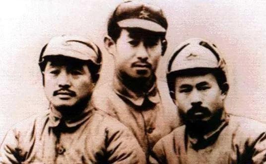 在红二军团中，关向应以最讲原则著称，但令人惋惜的是他却很早就离世了1934年1
