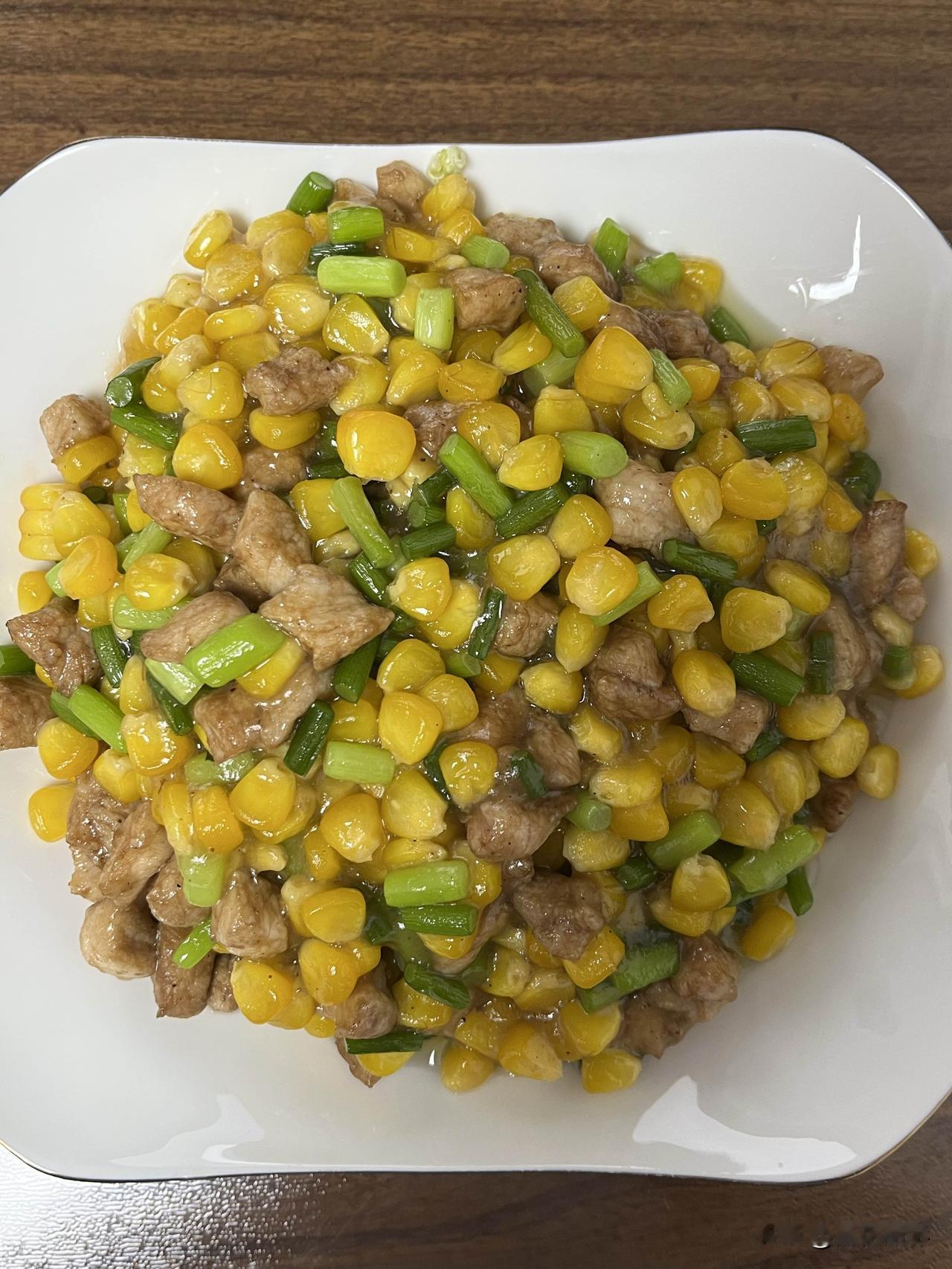 好友们晚上好！春安吉祥，晚餐香香！今天的晚餐：蒜苔玉米炒肉丁蒸鸡蛋羹红薯窝