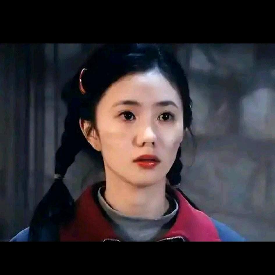 这部剧一播完，我真想把演员表摊桌上，像点外卖一样挨个打分。要说谁最稳，窦骁演的