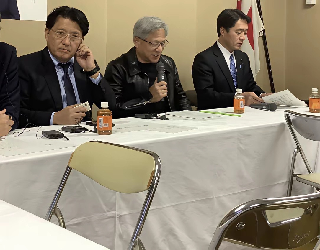 黄仁勋到访日本，规格之低连普通的日本人都气得看不下去了。烽火问鼎计划