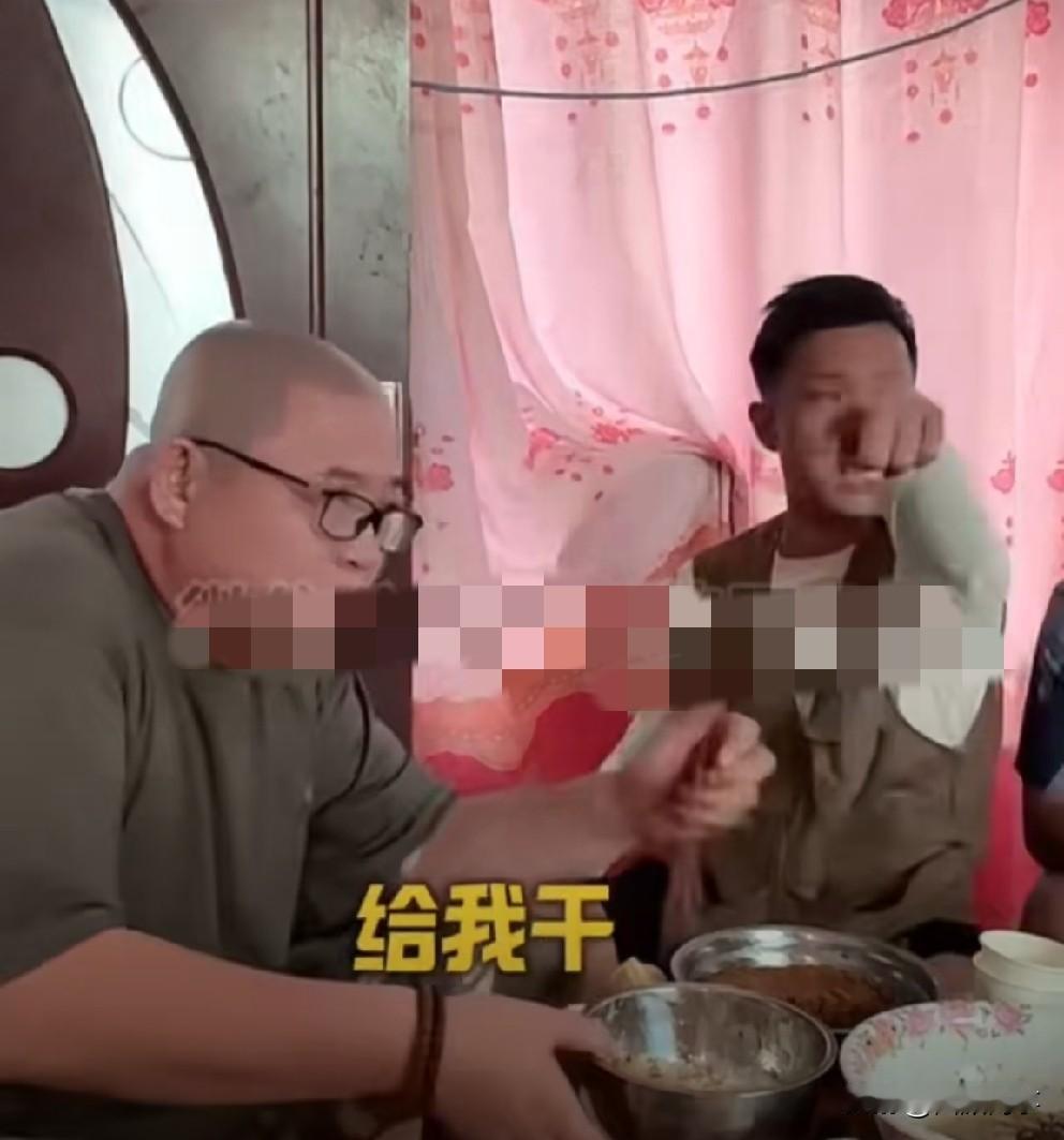 驴爸再醉酒痛哭怒斥驴姐，拒接二驴电话！二驴给团队每