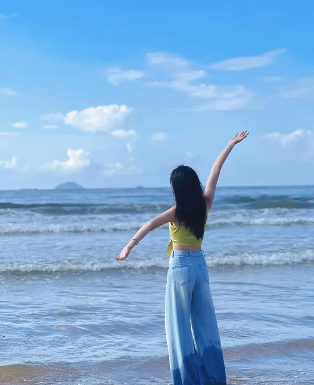 今天初恋打电话了我看了看电话号码，本来不想接，他的电话十次有八次都不接，为啥？