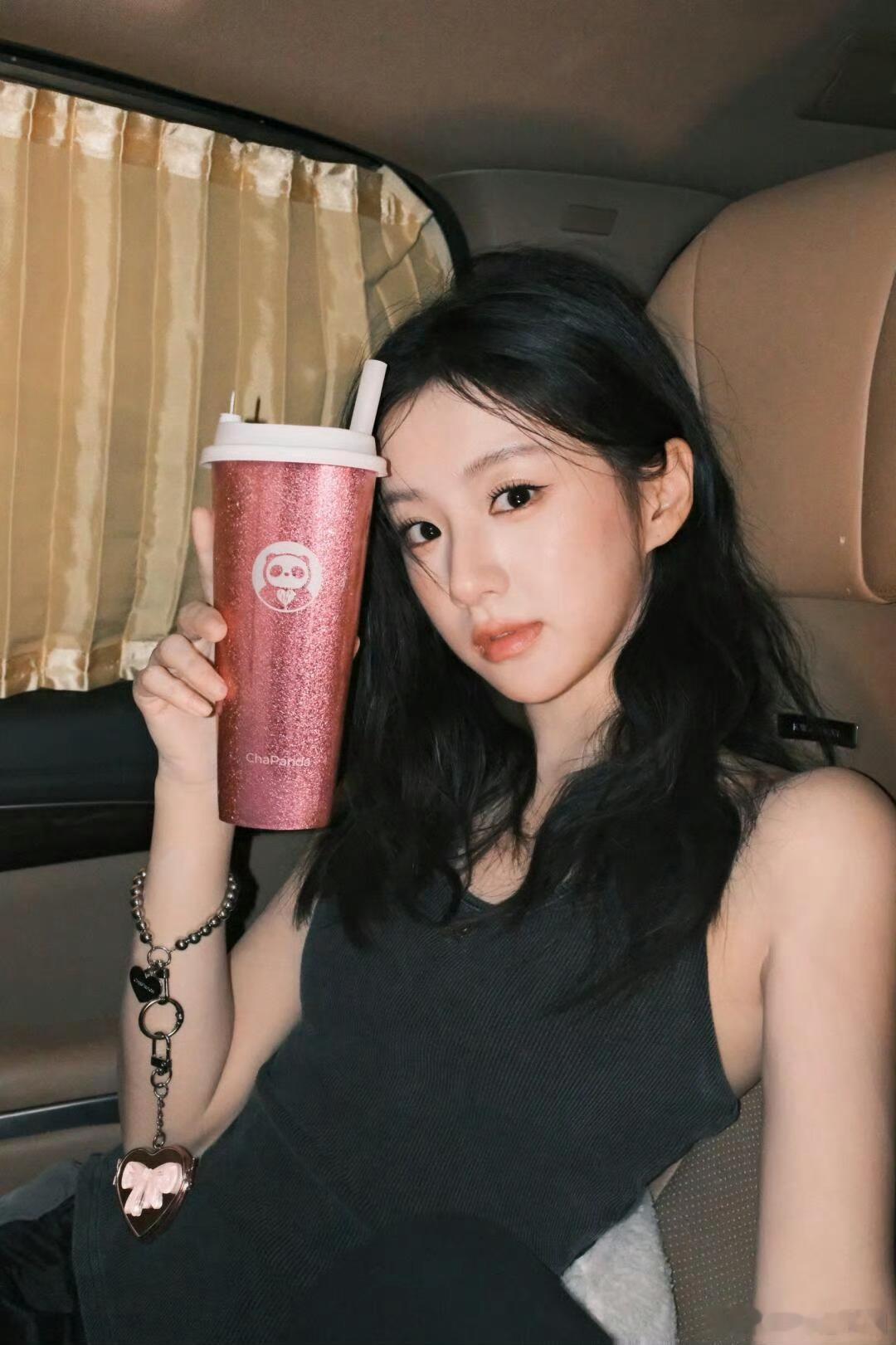 包上恩真的就是那种第一眼就惊艳的大美女[爱心]​​​