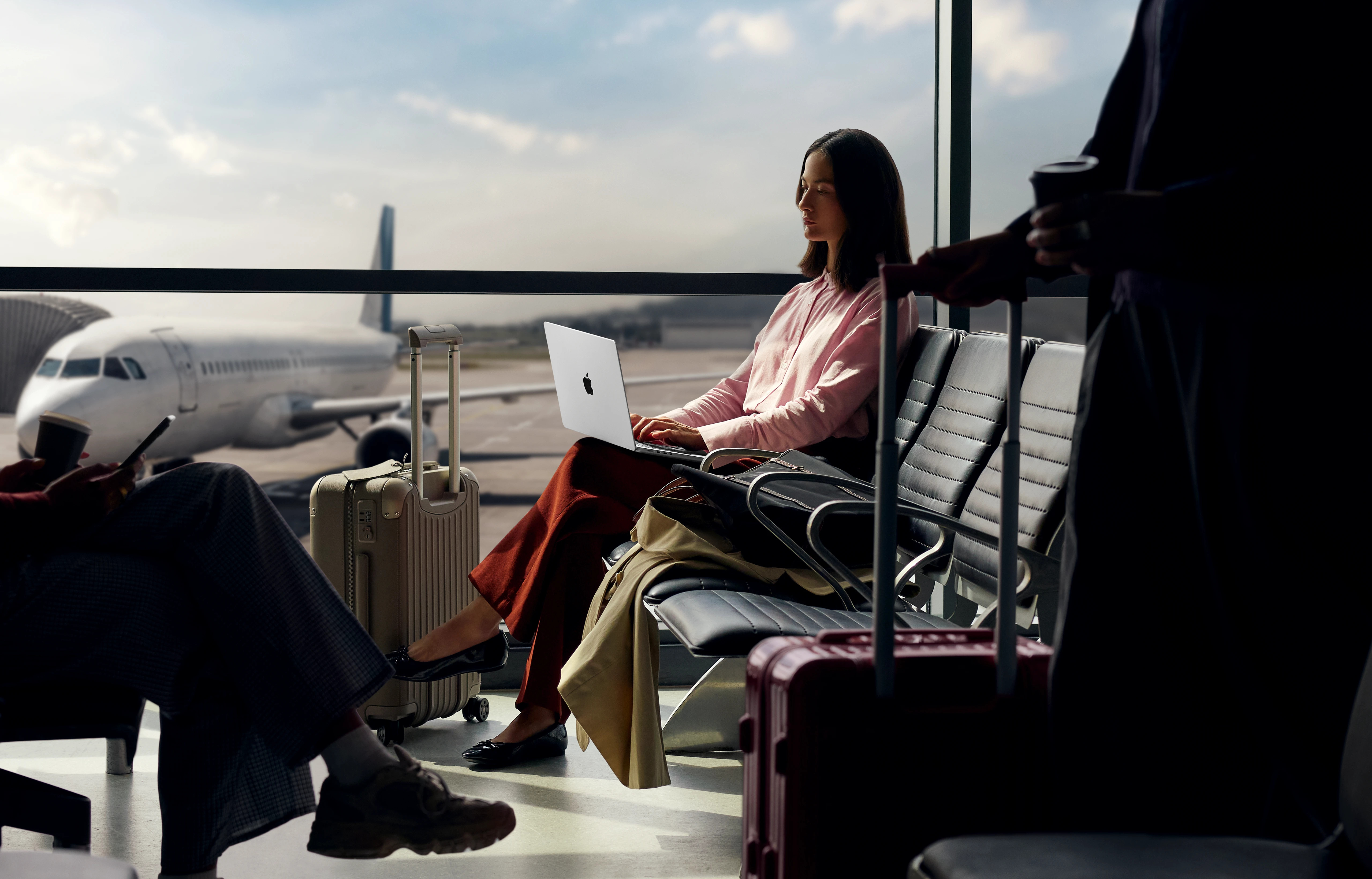 【苹果上调MacBook售价苹果新一代MacBook最高涨400美元】3月3日晚