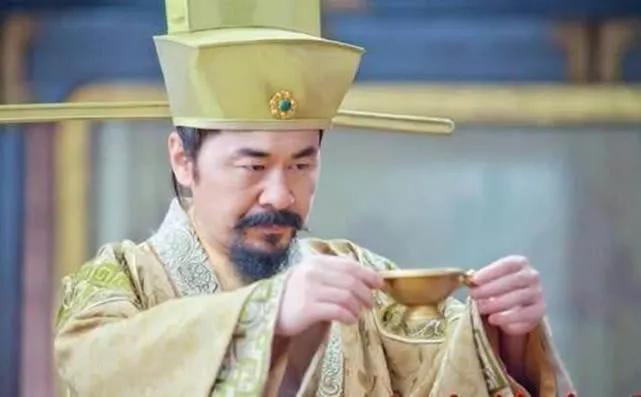 今日话题：为什么赵匡胤要重文抑武？？？网友甲：本来只是一般的收兵权，赵大武将