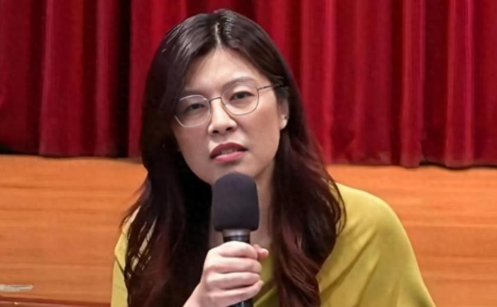赖清德退无可退10月22日，国台办新闻发布会现场出现罕见一幕：发言人朱凤莲