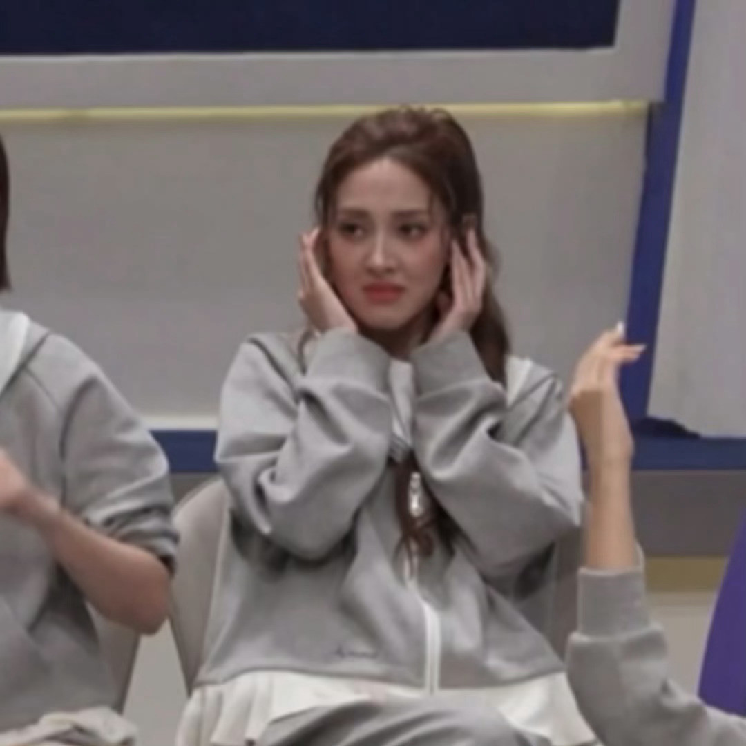 姐姐们reaction霍元甲时的表情哈哈哈哈我真笑鼠了！台下比台上更有节目，姐姐