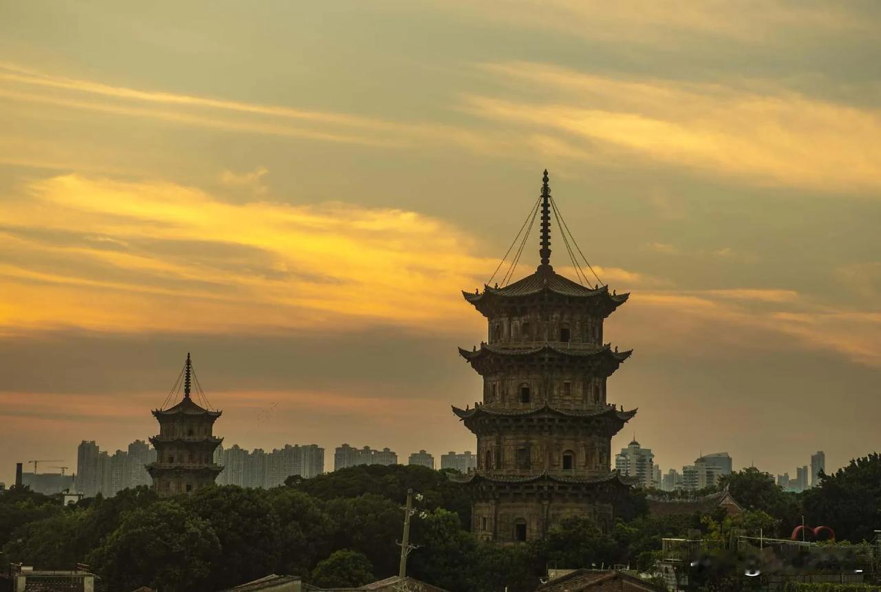 泉州开元寺旅行随手拍天气已经入秋，到福建游是个不错的选择。好几位喜欢摄影的朋
