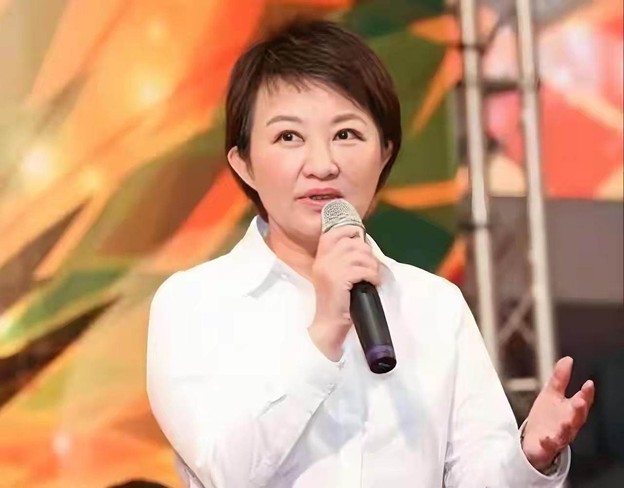 卢秀燕大力发展自己的小圈子还行，要是去整合党内主要力量团结在党周围，她显然没有这