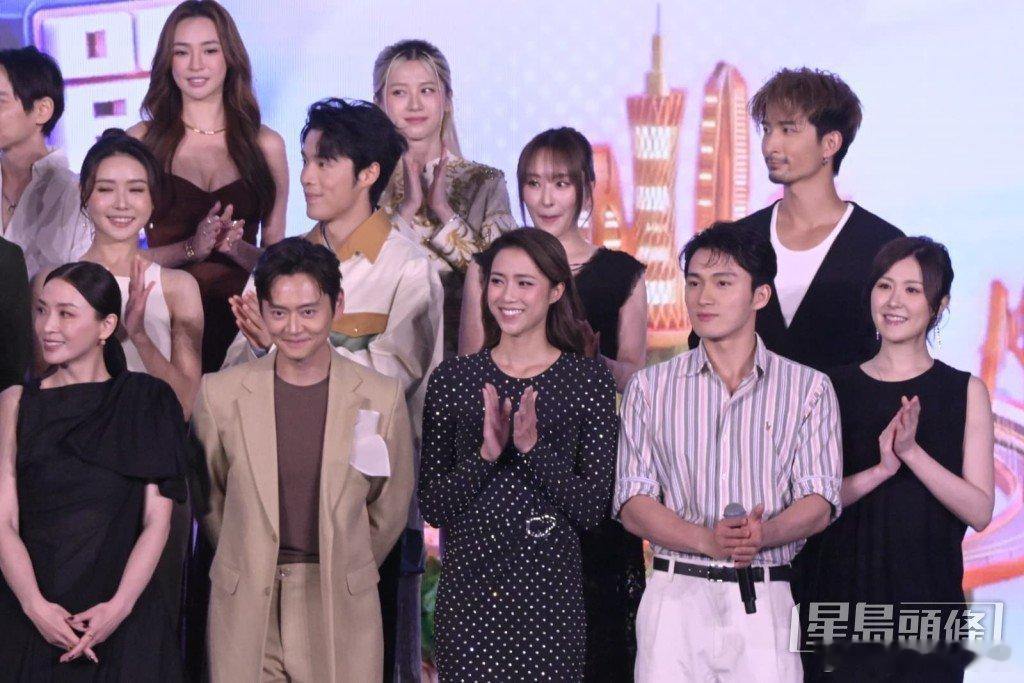 《2026TVB年中節目巡禮》今日（29日）在灣仔會展舉行，星光熠熠。活動尾聲
