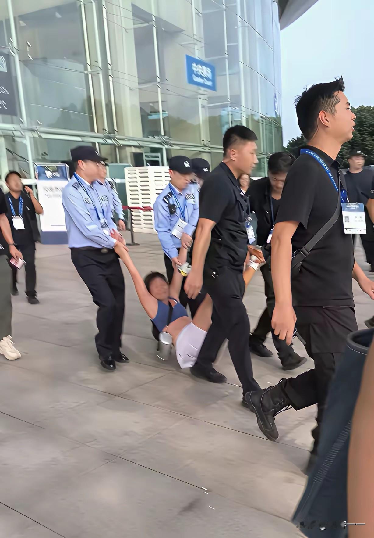 “假洋鬼子这下丢脸丢大了”[捂脸哭]！上海网球大师赛上，一个华人女子二婚嫁给瑞典