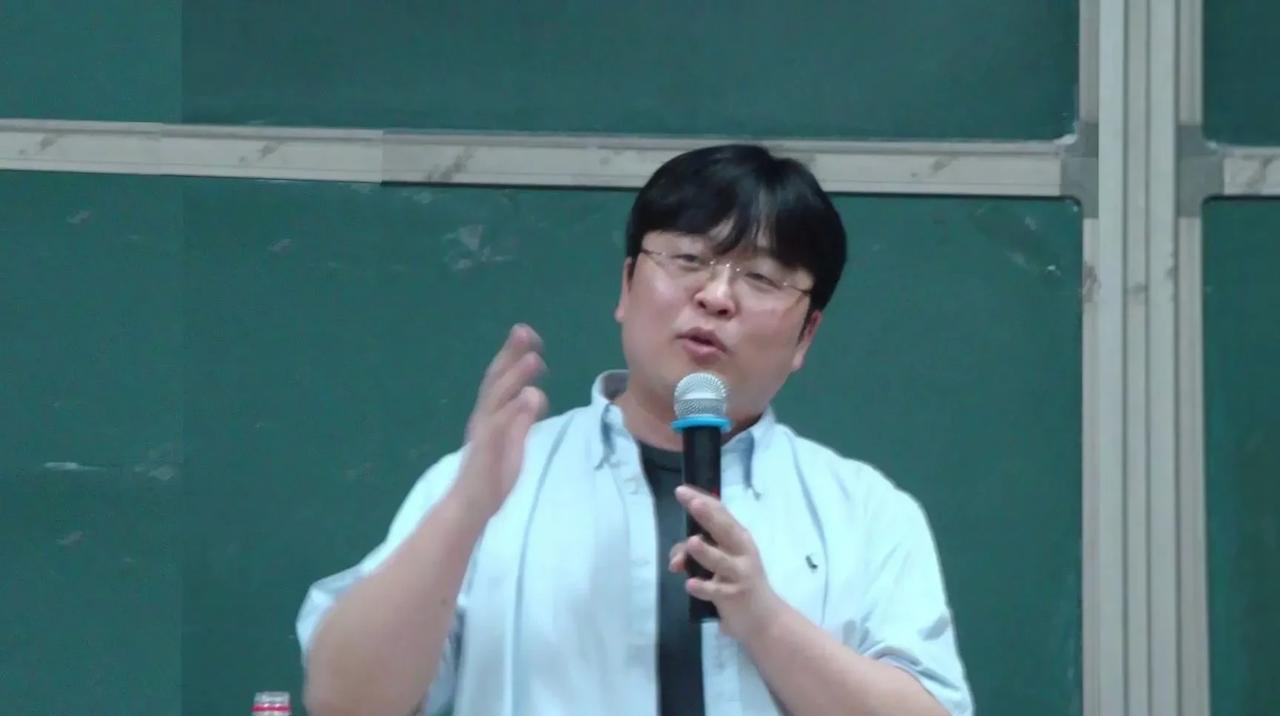 罗永浩缺德事没少做，但是西贝这事确实功德无量，即使你以前非常讨厌他，这次也无法不