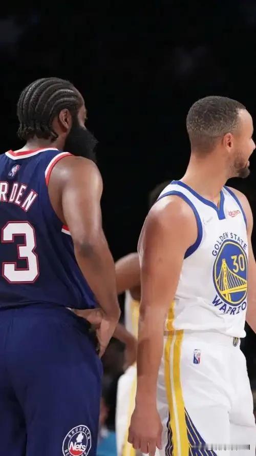 哈登和库里生涯总数据对比，差在哪了？1、总得分:登哥28532分，库里261