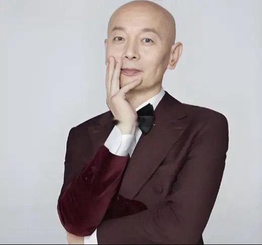 一次，主持人问葛优:“拍完《非诚勿扰》后，你和舒淇还联系吗？”葛优摇摇头:“不联