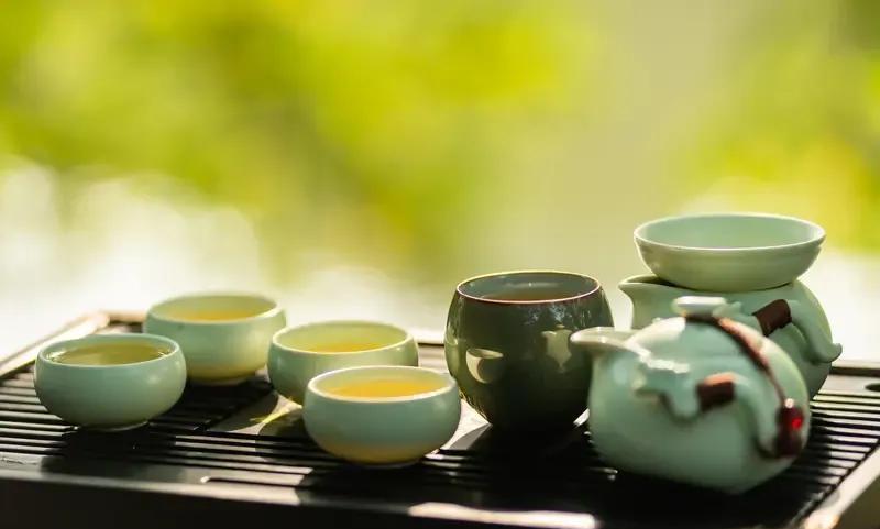 人生若想活的好凡事不要太计较恩怨过后全忘掉心怀美好没烦恼为人处事不骄傲