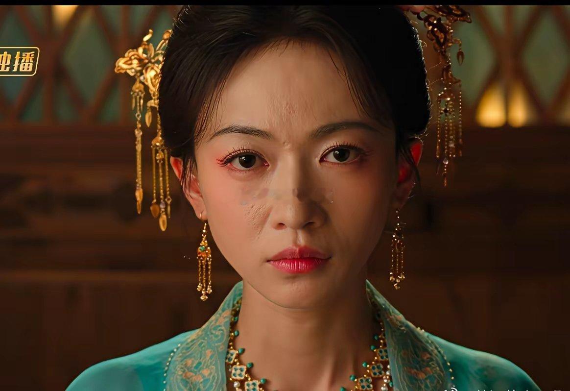 吴谨言也是早就不适合古偶了要不是于妈，这个颜值状态放短剧里都没人看