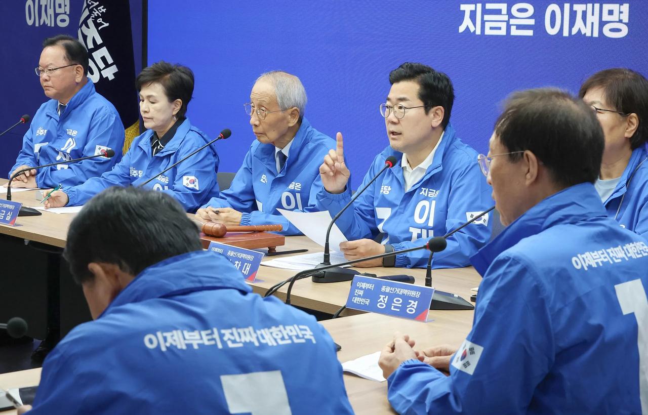 李在明表态后立竿见影。民主党在国会撤回两个议案。1.非法律人士担任大法官2