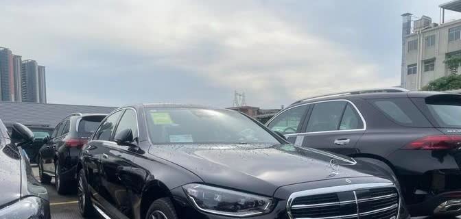 奔驰S450和迈巴赫S480这两款车，价格差了大概25万左右，一个指导价134万