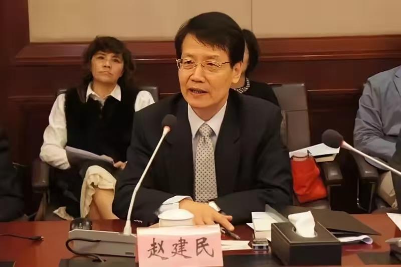 “陆委会”前副主委赵建民，撰文警告赖清德！他表示，如今在中美的变局下，台湾战