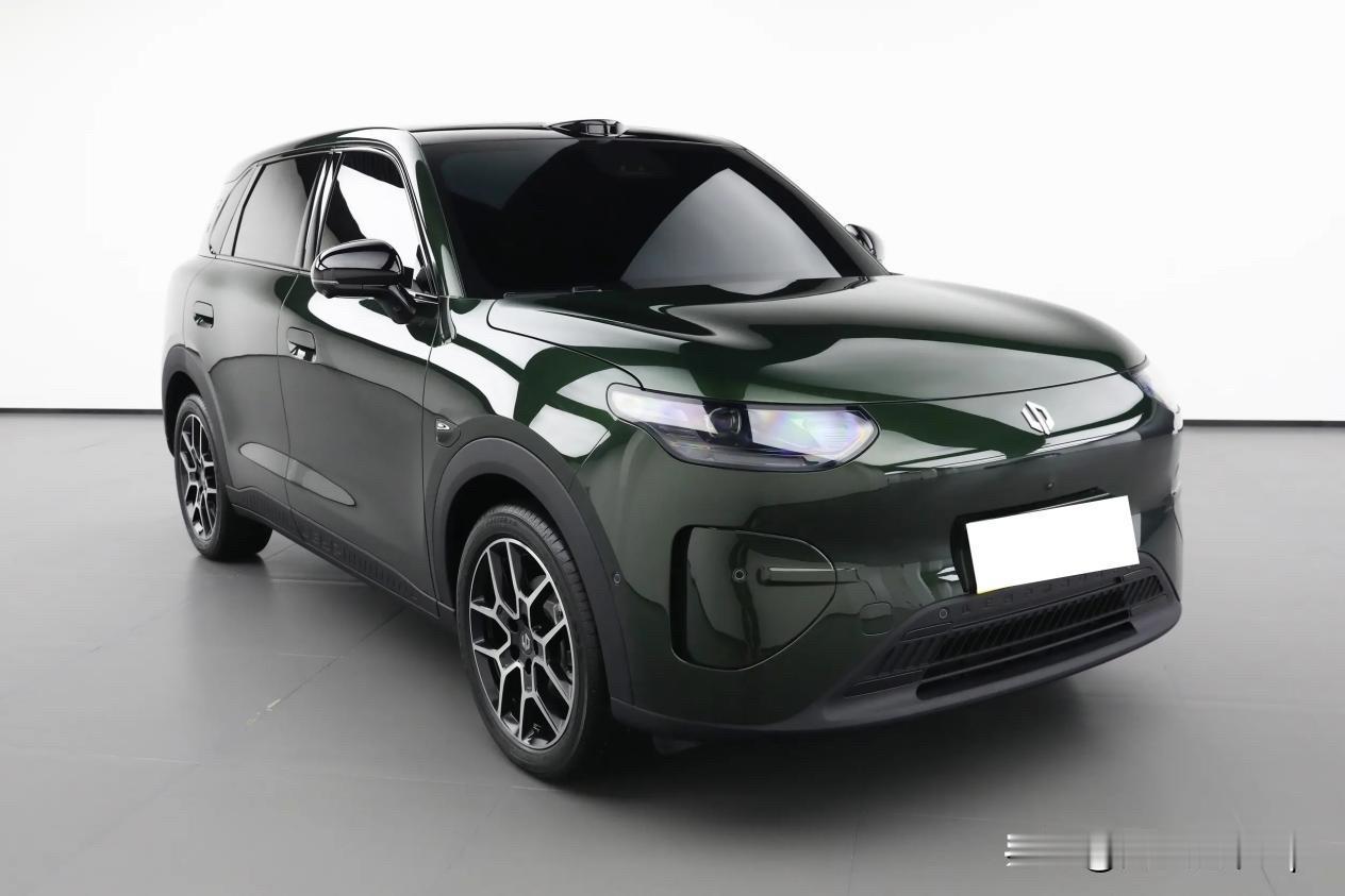 看完零跑A10，我想说，吉利星愿压力大了！广州车展零跑A10一首发，身边不