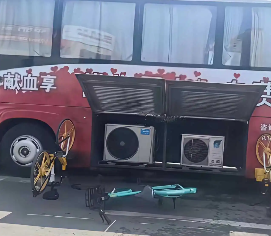 本来想去献个血的，可是看到这一幕，我真的犹豫了。
