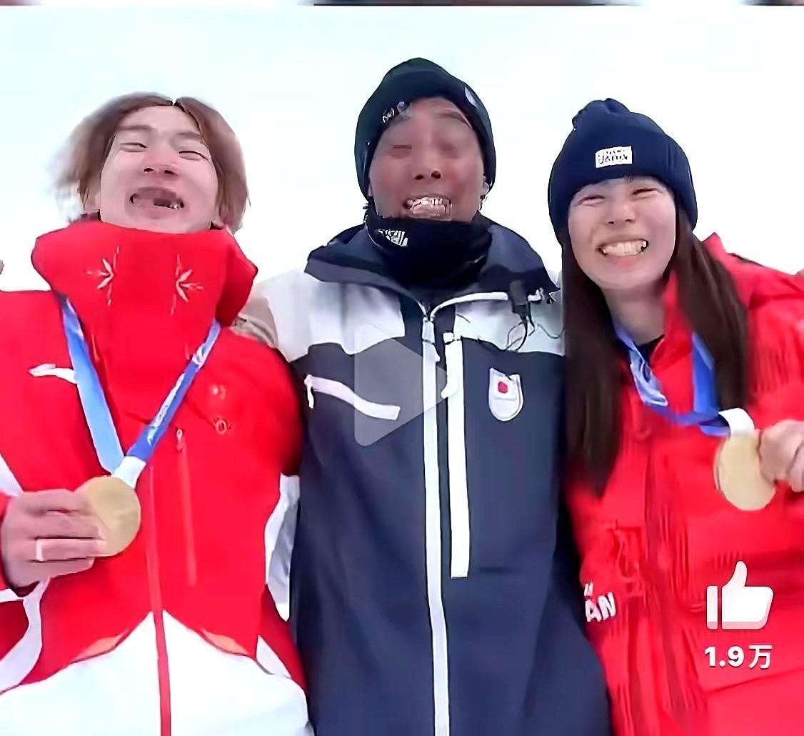 我跟你说个事儿，你可能都不信。一个日本人，同时带咱们中国的运动员，也带他们日本