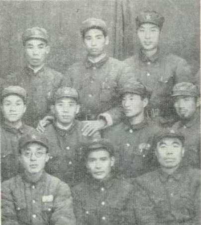 国民党代理排长带22人投奔红军，征战16年升半级，授衔愁坏罗荣桓。国民党代理排长