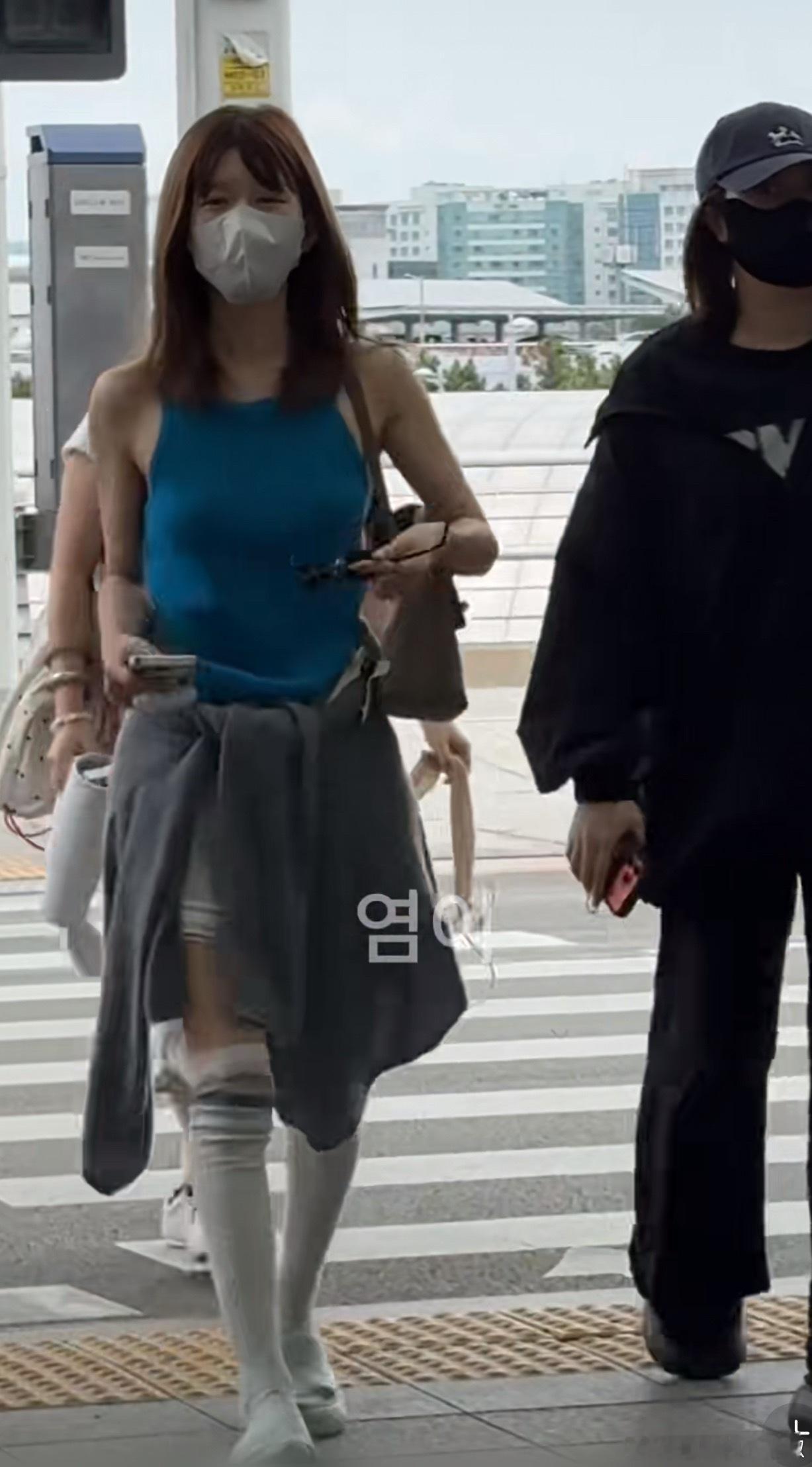 谁懂啊赵露思近期的妆造又回到巅峰了