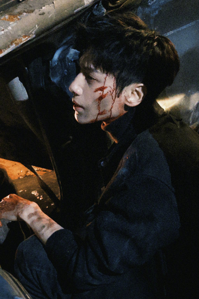 罗云熙剥茧收官发文罗云熙收官谈齐思哲罗云熙剥茧收官发文，罗云熙收官谈齐思哲：