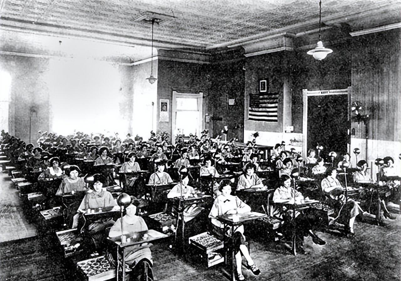 1922年，一名25岁的花季少女因为牙疼去看病，当医生轻轻触碰牙齿时，她的下颚骨