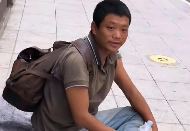 ☁1998年桑兰因意外导致瘫痪后，获得了1000万美元的赔偿金，此时她的男