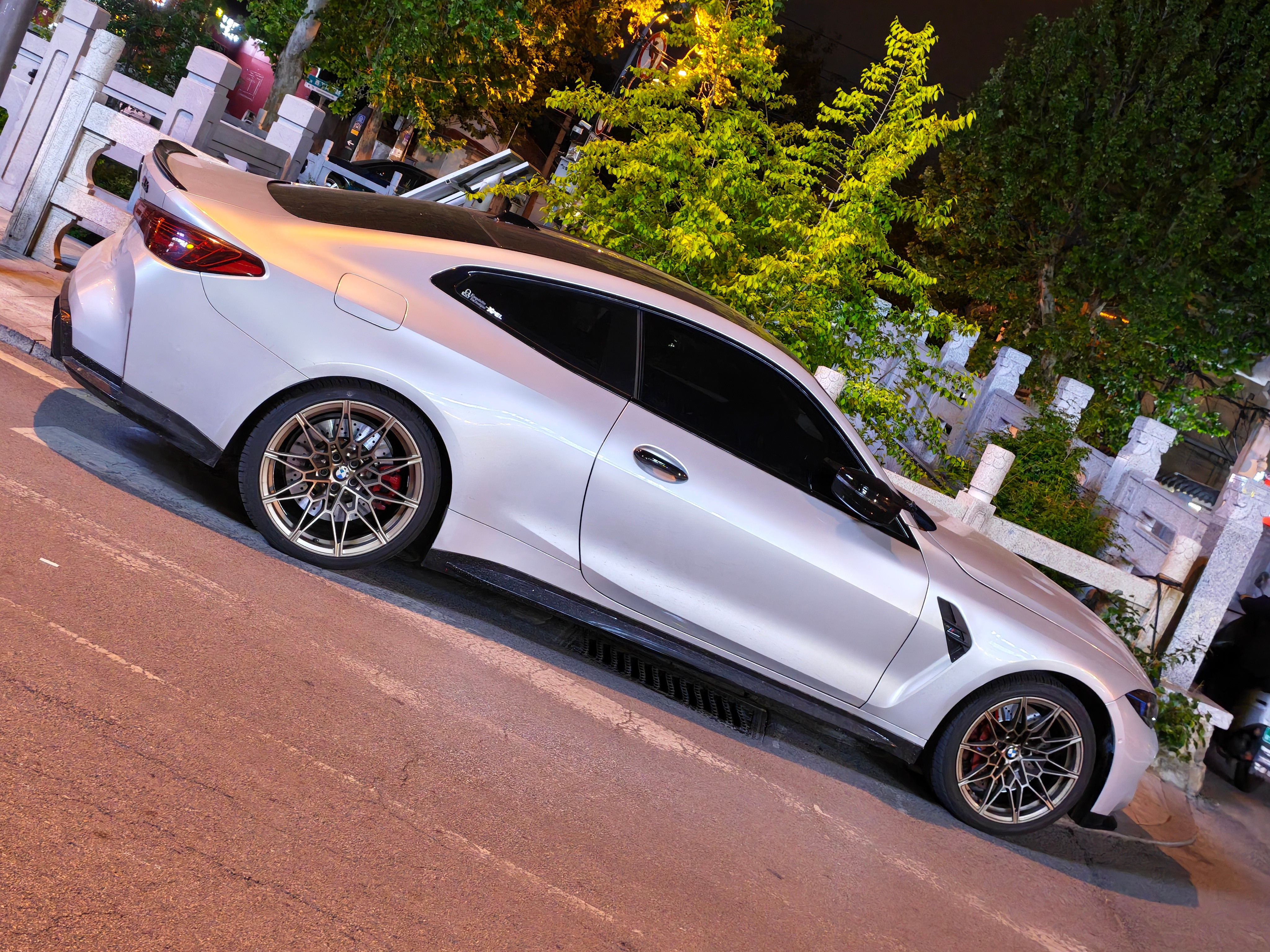 路边看见的，真酷济南·向民炒鸡老店(济南店)