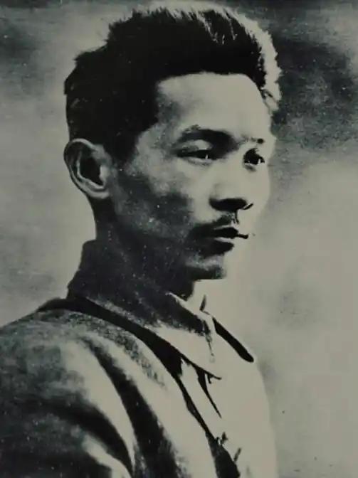 国民党上将总司令张发奎，绝对是国民政府中真正的奇葩，在他的部队中，有名有姓的共产