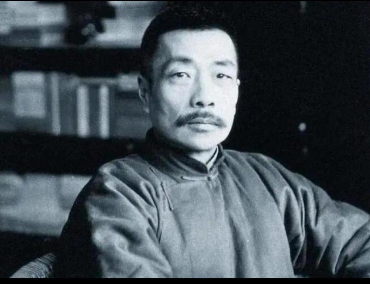 鲁迅的祖父周福清周福清育有三子。长子周用吉，字伯宜，是鲁迅的父亲。次子早殇