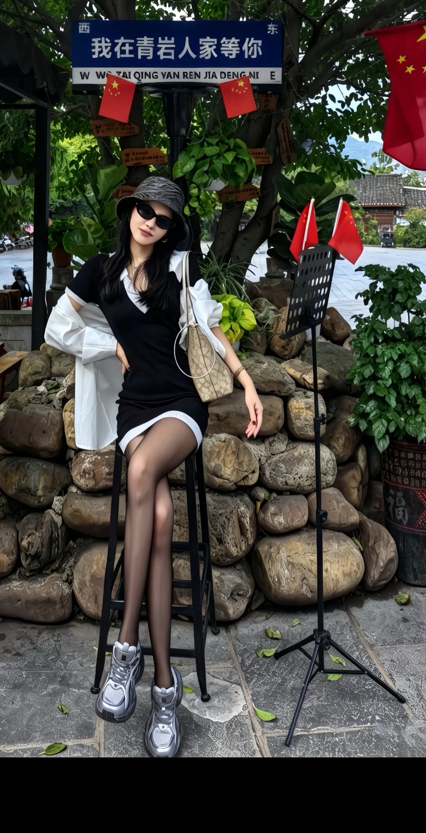 你这个孤独的美女。你长得好漂亮 人也巨好一天天的没有社交 就知道窝在屋...