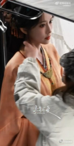 刁钻角度下的孟子义瞧瞧这刁钻角度下的孟子义，美得让人惊艳！她回眸的瞬间，眼神里