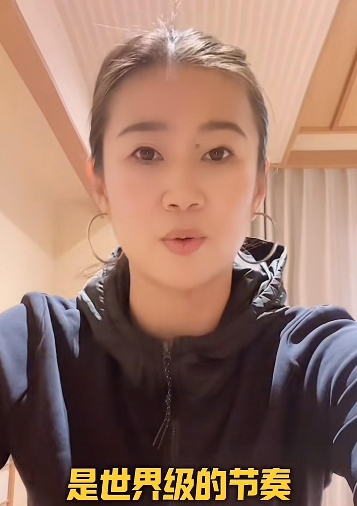 中国女足0-8英格兰女足，前女足国脚韩端表示，比分很刺眼！这场比赛的价值在于在世