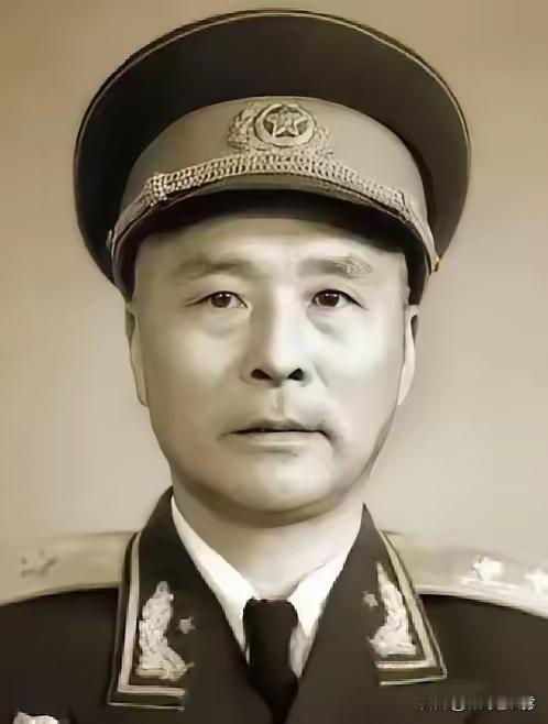 1950年，由马家军改编来的解放军骑兵部队突然叛乱，全员系上白布条冲锋，王震派装