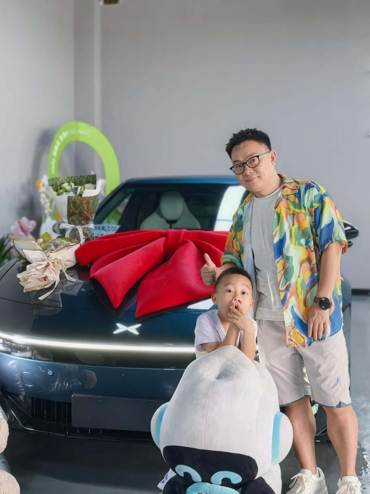 深圳首提是不是了儿子好久没和我去提车了一早起来就开始催着出门了一起开着小鹏