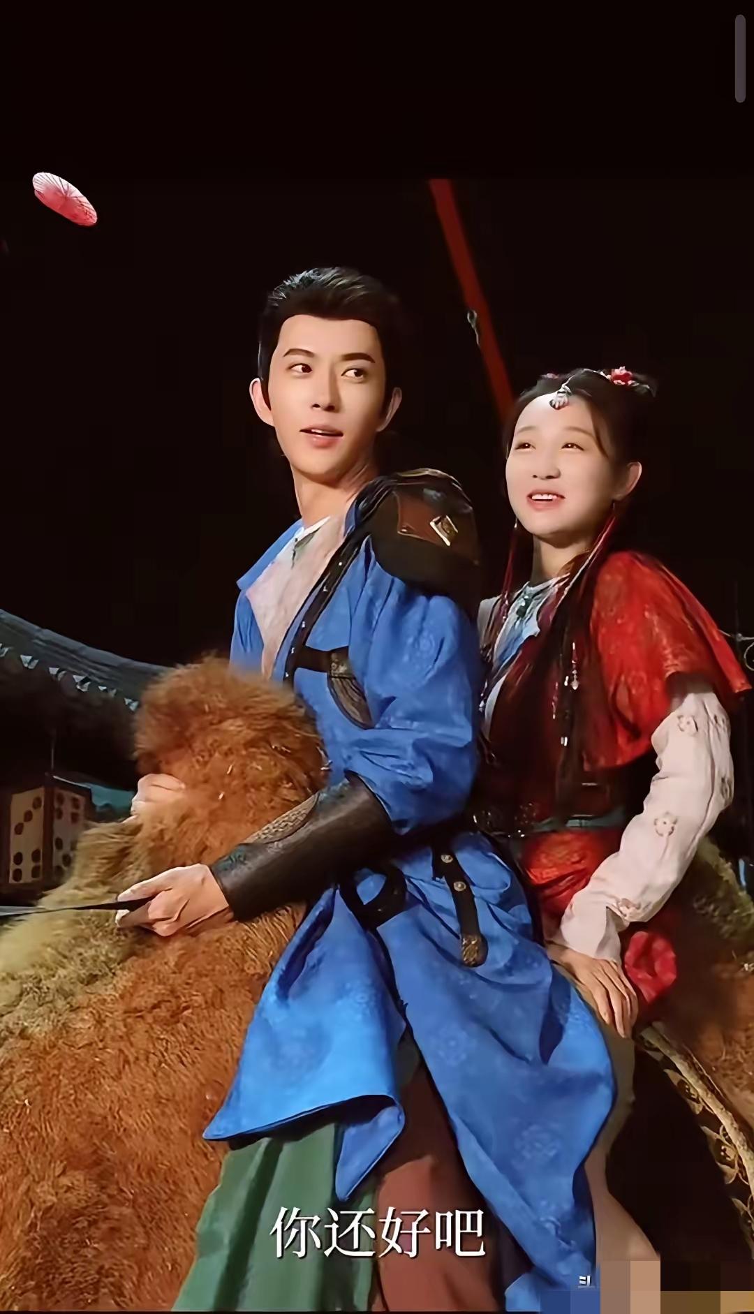 想看又不敢看《一伞烟雨》真的！既想看看他，又怕伤心。刷到小于和搭档试骑骆驼